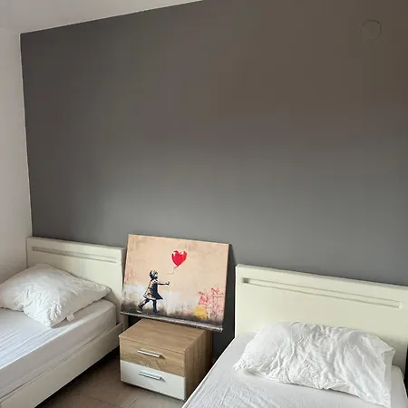 Sbay - Apartma 4 Daire